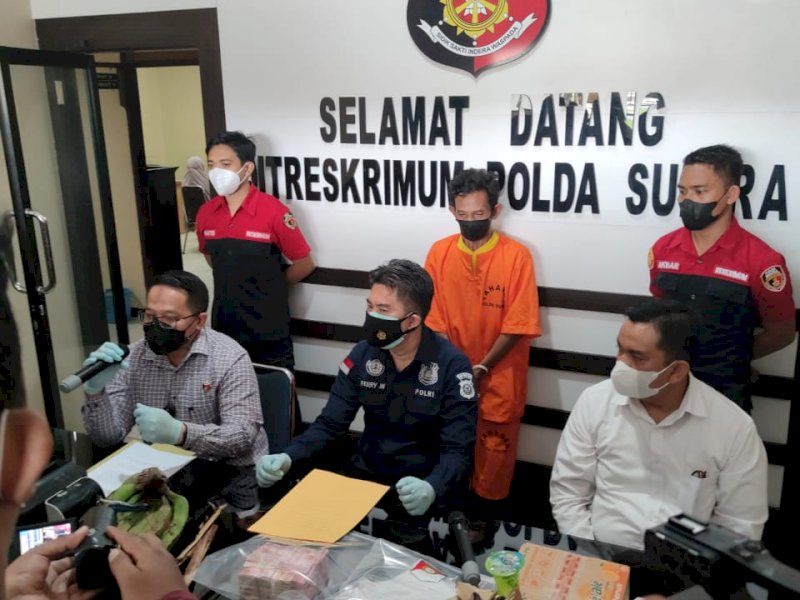 Pelaku modus penipuan penggandaan uang di Sultra saat diamankan. 