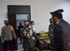 Kapolres Bone Sambangi Markas Kodim, Beri Surprise HUT TNI ke-76