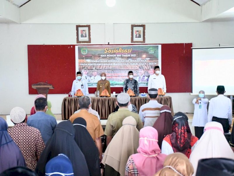 Bupati Lutra dan Kemenag Sulsel menjelaskan alasan batalnya ibadah haji tahun ini. 