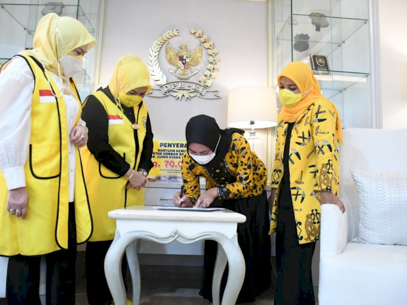 IIFPG DPR RI menyerahkan bantuan kemanusiaan untuk korban banjir bandang Luwu Utara.