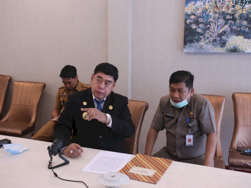 Sekprov Sulsel Abdul Hayat Gani melakukan monev dengan KI Pusat. 