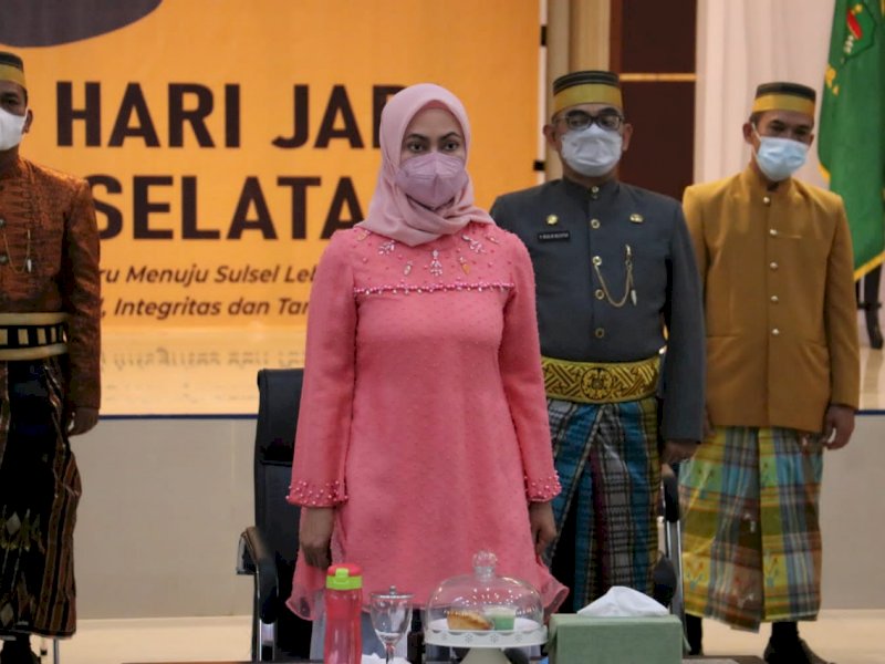 Bupati Indah Putri Indriani, bersama seluruh jajarannya mengikuti Sidang Paripurna HUT Sulsel secara daring dari Aula La Galigo Kantor Bupati Luwu Utara.