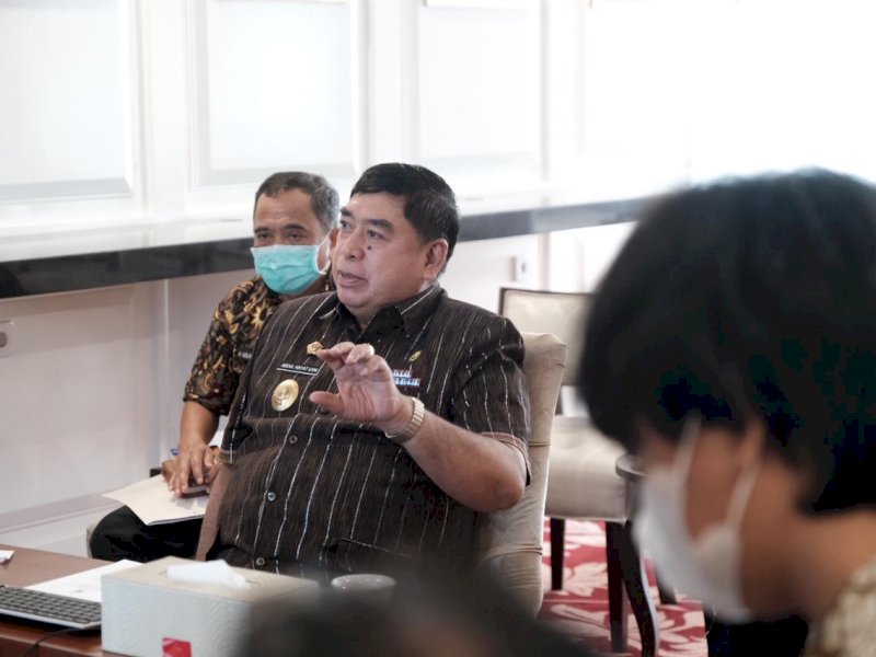 Sekprov Sulsel Abdul Hayat Gani menghadiri sosialisasi Badan Standar Nasional Indonesia (BSNI) Bina UMKM.