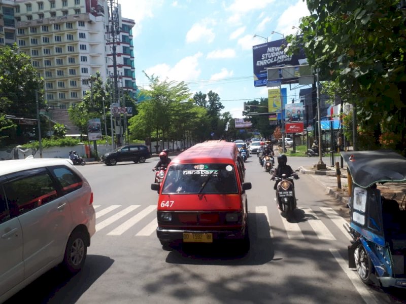Jalur protokol di Makassar akan bebas dari truk di siang hari. 