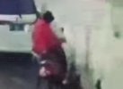 Aksi Maling Sepeda Motor di Makassar Terekam CCTV, Polisi Buru Pelaku. 