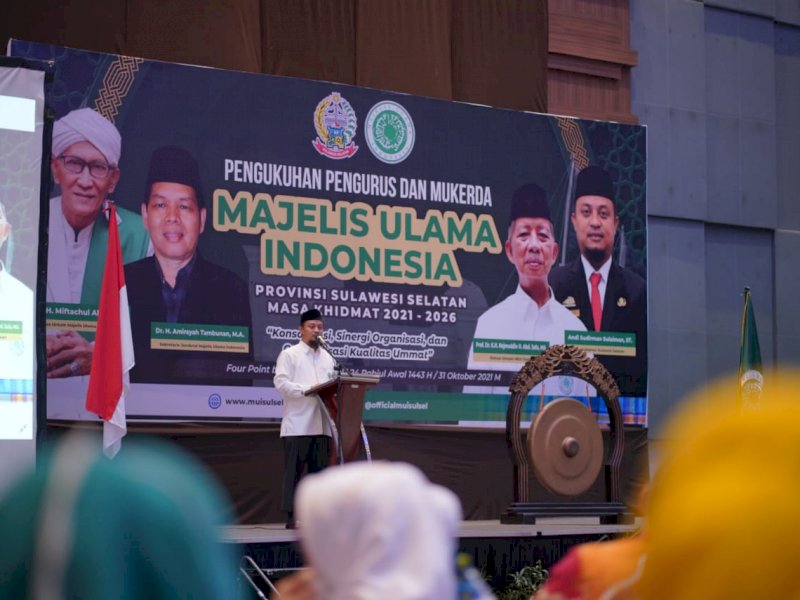 Plt Gubernur Sulsel Sudirman Sulaiman memberi sambutan pada pengukuhan Ketua MUI Sulsel.