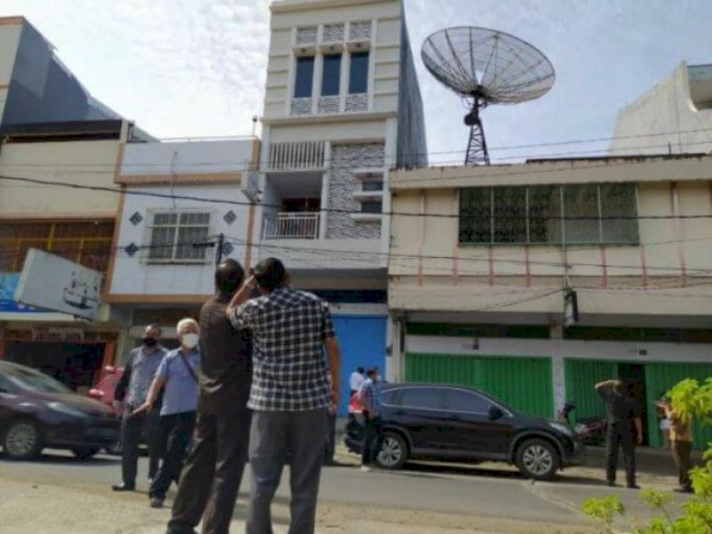 Ruko Jalan Buru Makassar yang diduga tak mengantongi IMB.