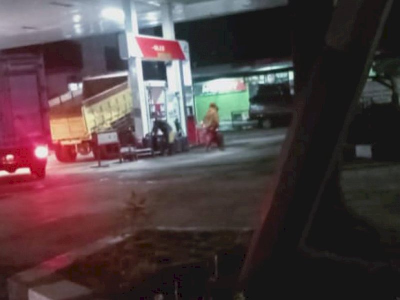 SPBU Tete Bassi di Tator. (Foto: Andarias Padaunan