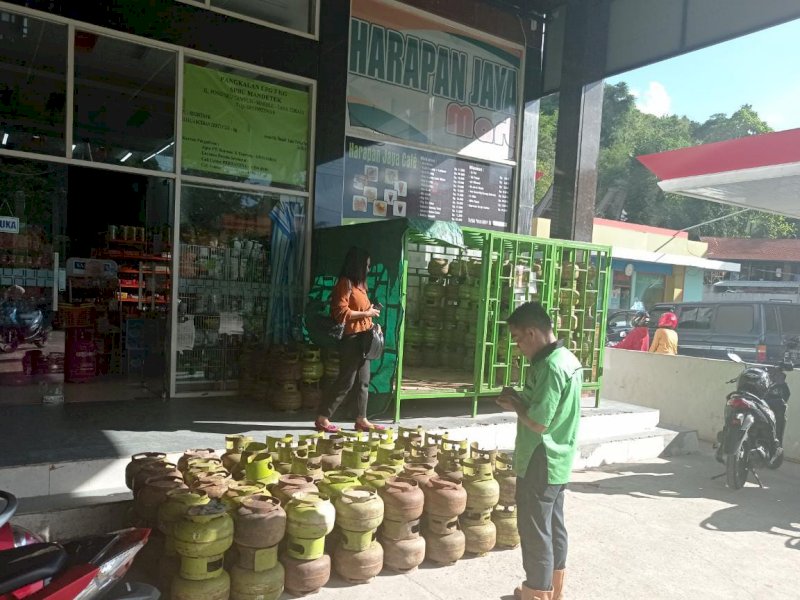 Gas LPG 3 kg di Tator melonjak dalam sepekan. 