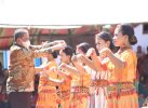 Bupati Wajo Pesta Panen di Pitumpanua, Disambut Tari Toraja