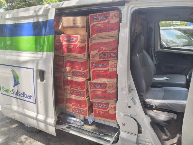 Paket bansos Dinsos Kota Makassar kedaluwarsa. (Foto: Nurjannah)