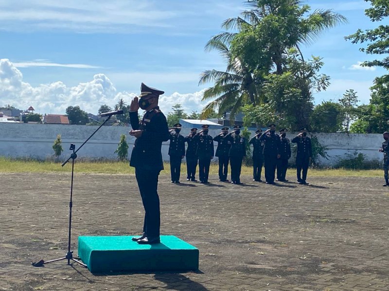 Upacara Hari Pahlawan di Taman Makam Pahlawan Takalar.