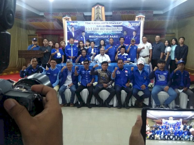 IAS saat konsolidasi dengan kader Partai Demokrat  Toraja Utara, di Hotel Hiltra Rantepao,  Ahad (14/11/2021).