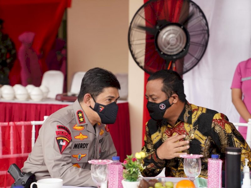 Plt Gubernur Sulsel Sudirman Sulaiman bersama Kapolda Sulsel Irjen Pol Merdisyam di HUT Brimob.