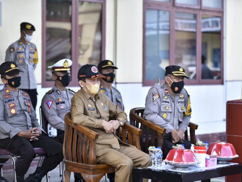 Sekda Lutra menghadiri apel siaga Operasi Zebra 2021.