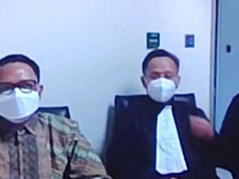 Nurdin Abdullah didampingi pengacara menghadiri sidang secara virtual. (ist)