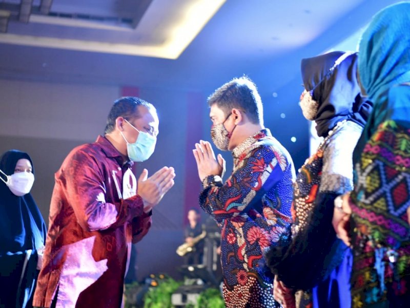 Plt Gubernur Sulsel Sudirman Sulaiman melepas Irjen Pol Merdisyam.