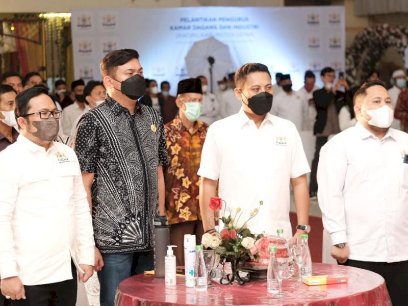 Bupati Gowa Adnan Purichta Ichsan 
menghadiri pelantikan pengurus Kadin Gowa. (Foto: Ist)