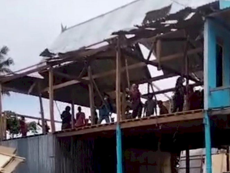 Tangkapan Layar Vidio Pembongkaran Rumah di Jeneponto. (Foto: Supriadi)