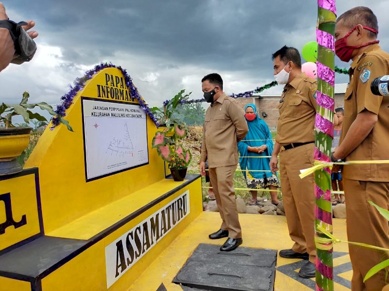 Bupati Bantaeng meninjau proyek Dinas PU. (Foto: Ist)