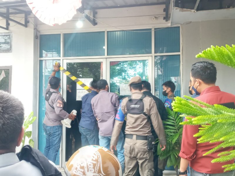 Penyegelan kantor sejumlah perumda di Kota Makassar dibuka. (Foto: Ist)
