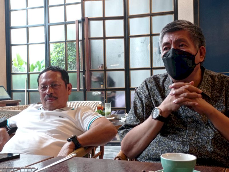 Muh Ansar dan Prof Aminuddin Ilmar.