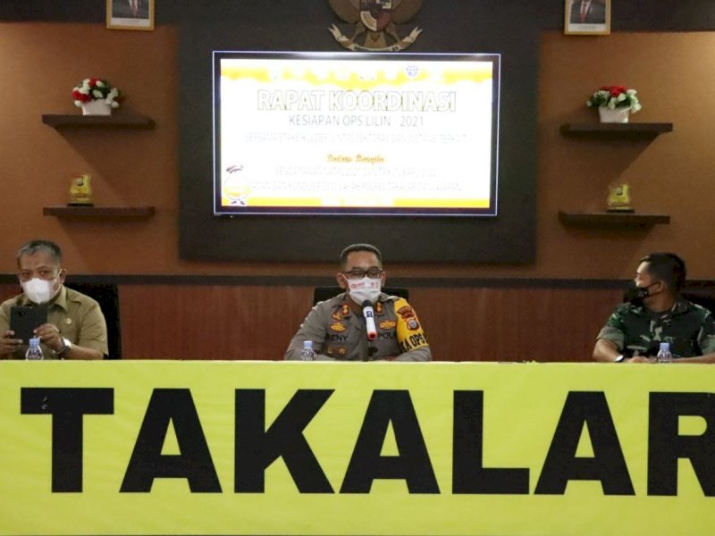 Kapolres Takalar AKBP Beny Murjayanto&nbsp;memimpin rapat koordinasi lintassektoral dalam rangka persiapan pelaksanaan Operasi Kepolisian Terpusat Lilin 2021, Senin (20/12/2021) 