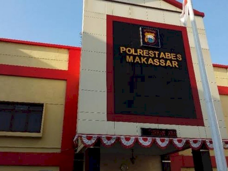 Kantor Polrestabes Makassar tempat mediasi Bripka F dan SAPS.