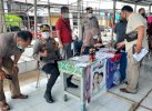 Kapolres Takalar Tinjau Vaksinasi Serentak di Tiga Lokasi