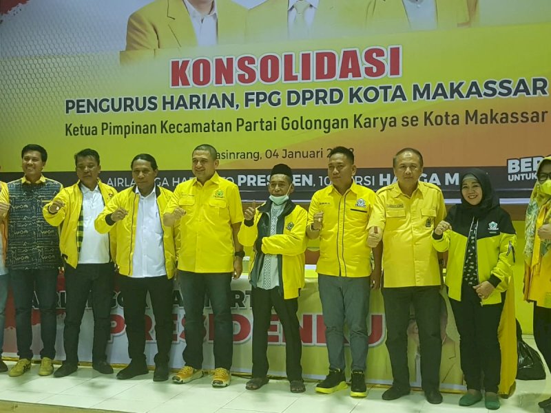 Malam silaturahmi kader&nbsp;dan pembahasan Program Teras Kuning, di Kantor DPD II Partai Golkar, Jl Lasinrang, Makassar, Selasa malam (4/1/2022). 