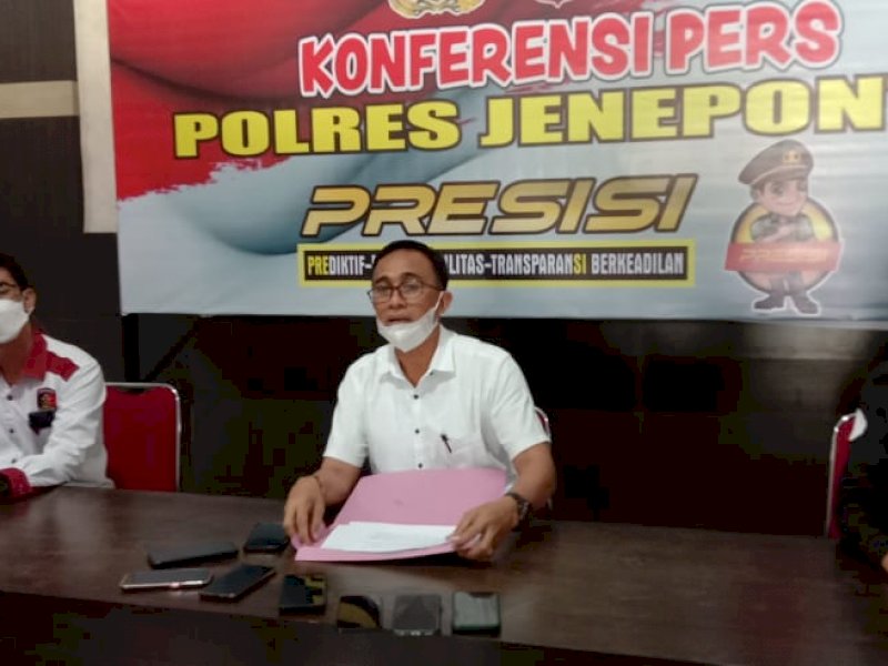 Kasat Reskrim Polres Jeneponto AKP Hambali memberi keterangan pers, Kamis kemarin.