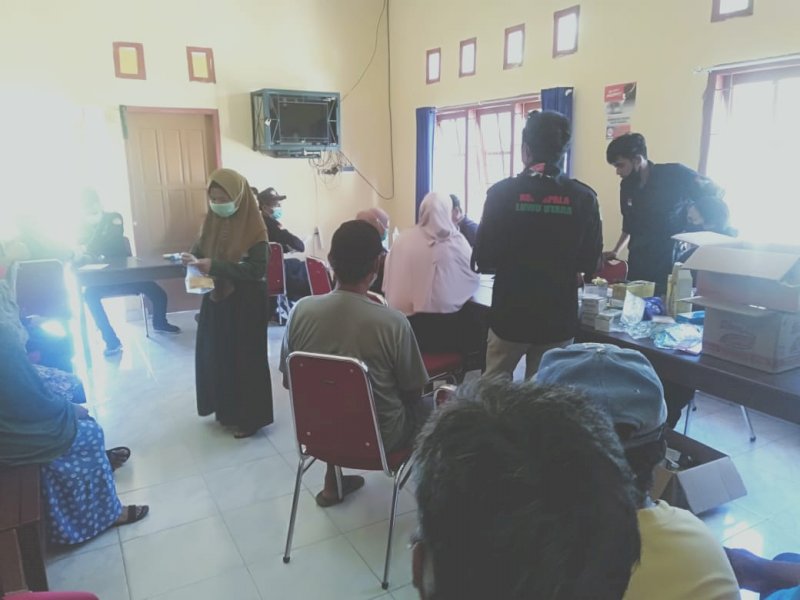 Pengobatan gratis yang digelar Korspala Lutra bersama PSC 119 di Sukamaju.