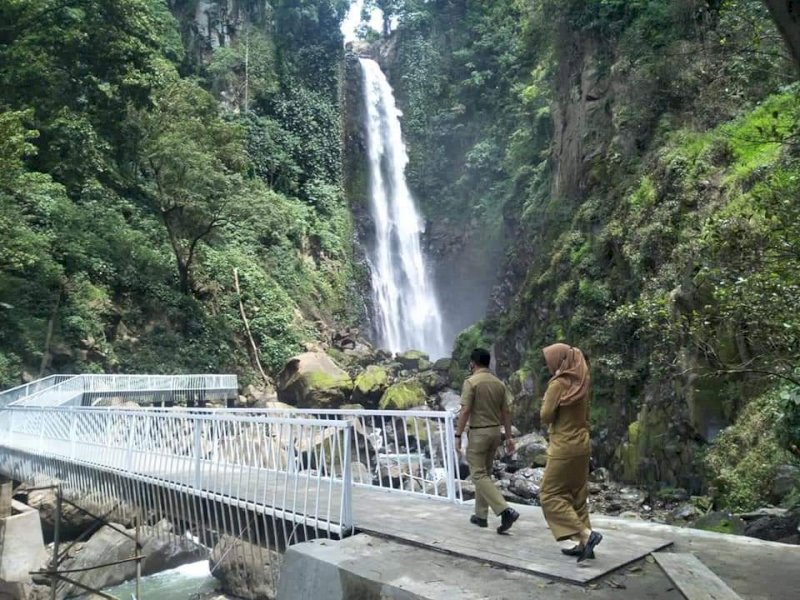 Keindahan air terjun Bissappu, Bantaeng.