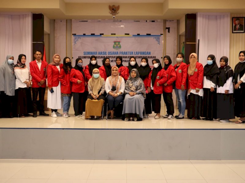 Mahasiswa STISIP Veteran Palopo yang merintis pembentukan kelompok UMKM di Kabupaten Luwu Utara.