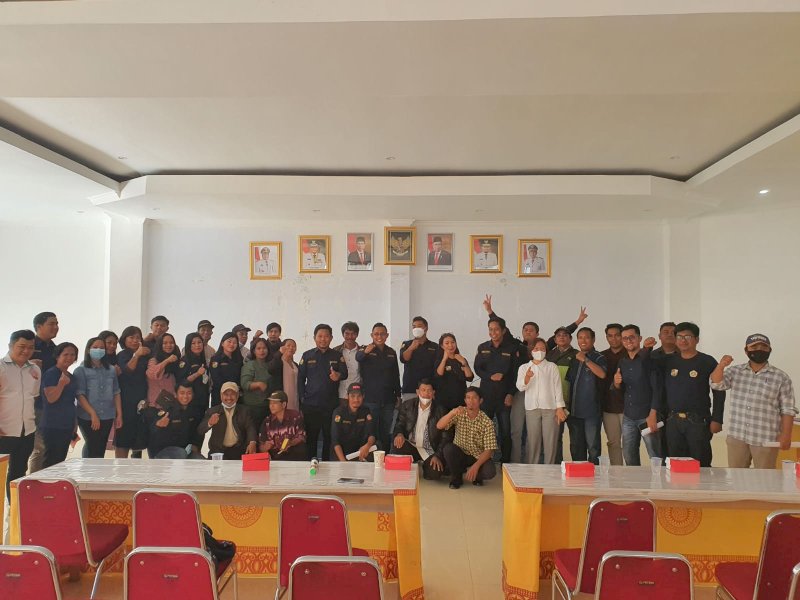 Ketua Terpilih Karang Taruna Kabupaten Toraja Utara, Gusti Palumpun (GP) melakukan pertemuan dengan pengurus kecamatan se-Toraja Utara di Ruang Pola Kantor Bupati Marante, Sabtu (22/01/2022).