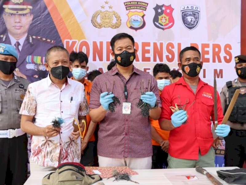 Aparat Polres Gowa gelar jumpa pers penangkapan remaja komplotan geng motor. (Supriadi)