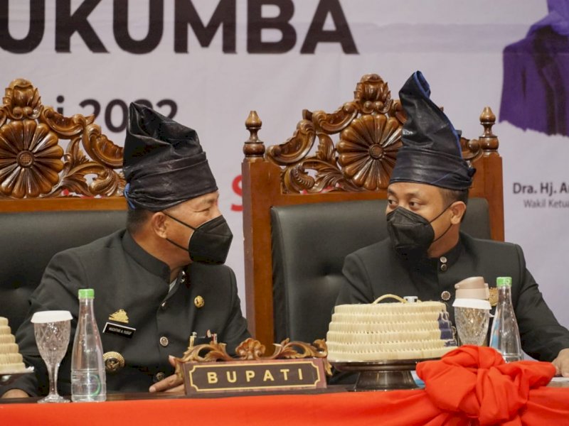 Plt Gubernur Sulsel Sudirman Sulaiman bersama Bupati Bulukumba Muchtar Ali Yusuf di HUT Bulukumba.