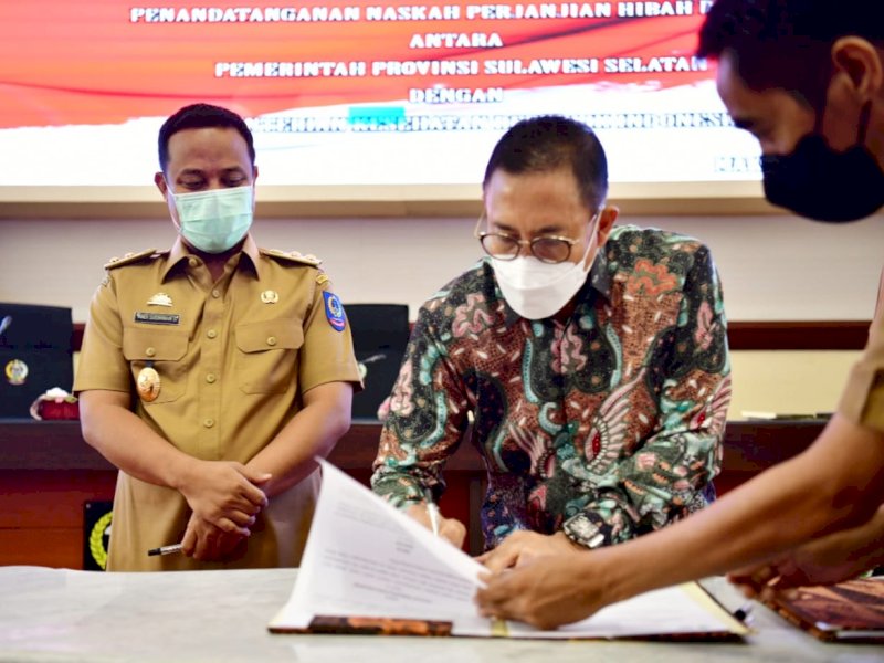 Penandatanganan rencana pembangunan RS Otak dan Jantung di CPI Makassar.