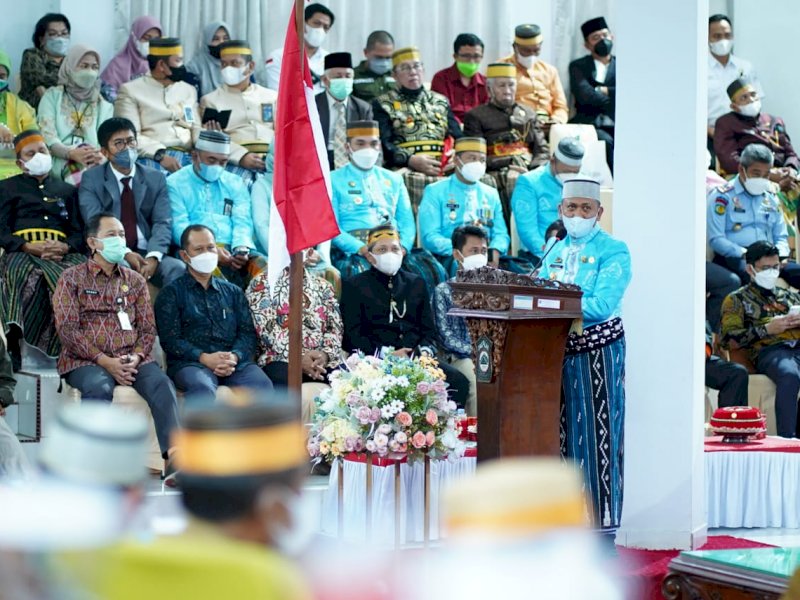 Plt Gubernur Sulsel Sudirman Sulaiman menyerahkan dana bantuan untuk Takalar pada Rapat Paripurna DPRD Takalar, Kamis (10/2/2022