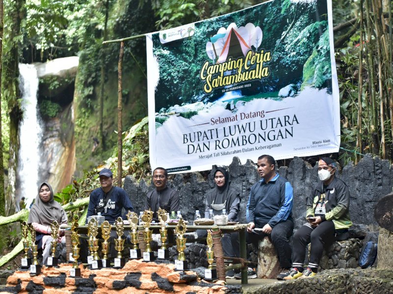 Bupati Luwu Utara Indah Putri Indriani membuka 
Camping Ceria di kawasan air terjun Sarambualla, Desa Kalotok, Kecamatan Sabbang Selatan, Sabtu (12/2/2022).