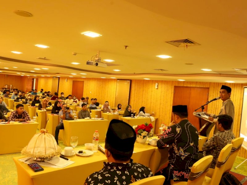 Ketua DPRD Kota Makassar, Rudianto Lallo membuka kegiatan Sosialisasi Perda Pendidikan Baca Tulis Al Qur'an. 