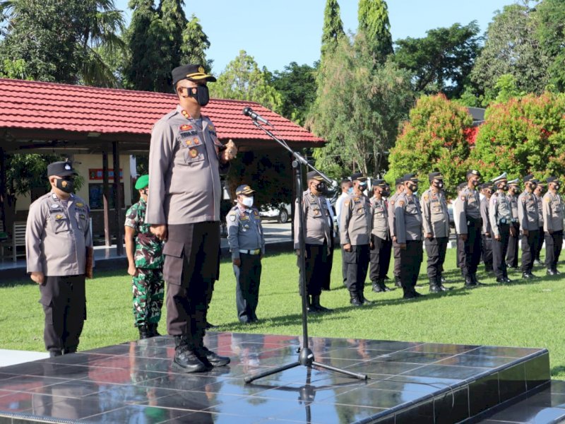 Kapolres Jeneponto AKBP Yudha Kesit Dwijayanto pimpin apel gelar pasukan. (Ist)