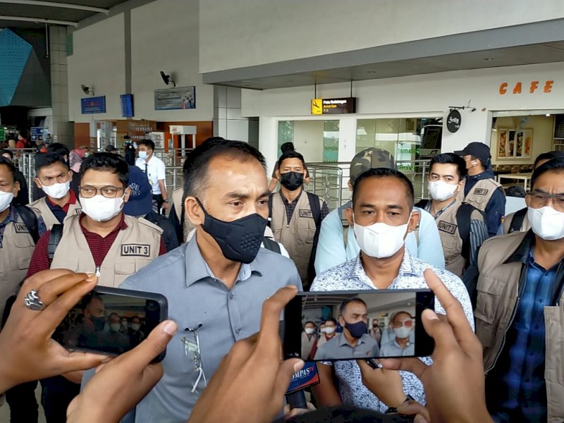 Pihak Ditreskrimsus Polda Sulsel usai penangkapan 5 tersangka kasus korupsi RSIA Fatimah. 