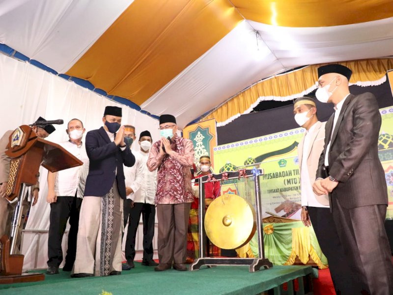 Bupati  Bantaeng Ilham Azikin membuka MTQ Tingkat Kabupaten di Ujung Katinting, Kecamatan Pa'jukukang, Bantaeng, Selasa, 15 Maret 2022.