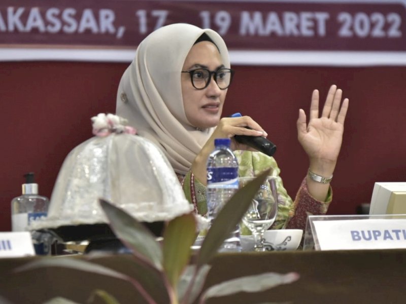 Bupati Lutra Indah Putri Indriani membuka coaching clinic penyusunan Analisis Jabatan (Anjab) dan analisis Beban kerja (ABK) di Hotel Aerotel Smile Makassar, Jumat 18 Maret 2020.