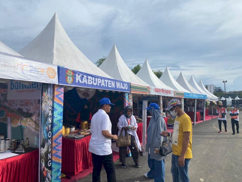Stand Pemkot Wajo yang ikut ambil bagian di tengah gelaran MotoGP Mandalika. 