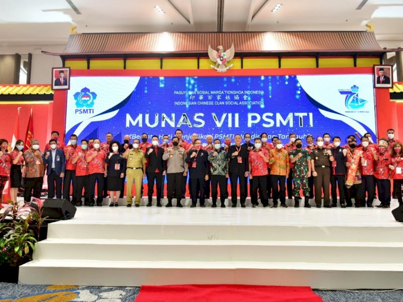 Gubernur Sulawesi Selatan Andi Sudirman Sulaiman membuka Musyawarah Nasional (Munas) Paguyuban Sosial Marga Tionghoa Indonesia (PSMTI) VII di Hotel Claro Makassar, Senin (21/3/2022). 