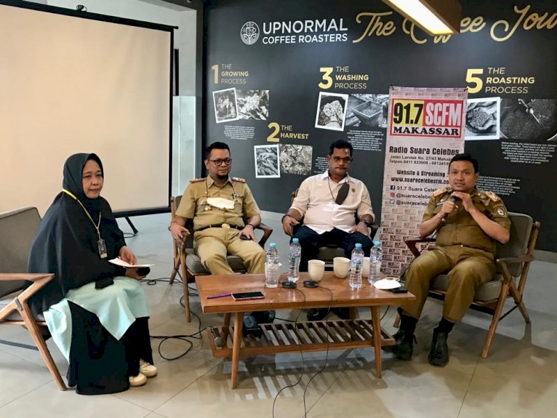 Coffe morning Diskominfo Makassar, di Warunk Upnormal, Jalan Boto Lempangang, Selasa (29/03/2022). 
