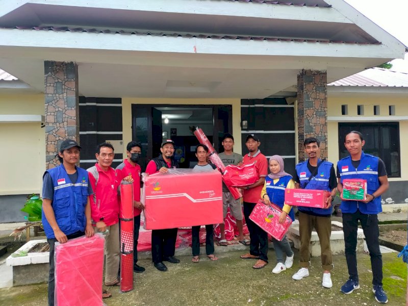 Pemkab Wajo menyalurkan bantuan kepada warga terdampak bencana di 2 kecamatan. 