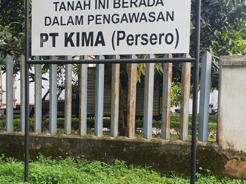 Papan bicara terkait status tanah di KIMA. (Ist)